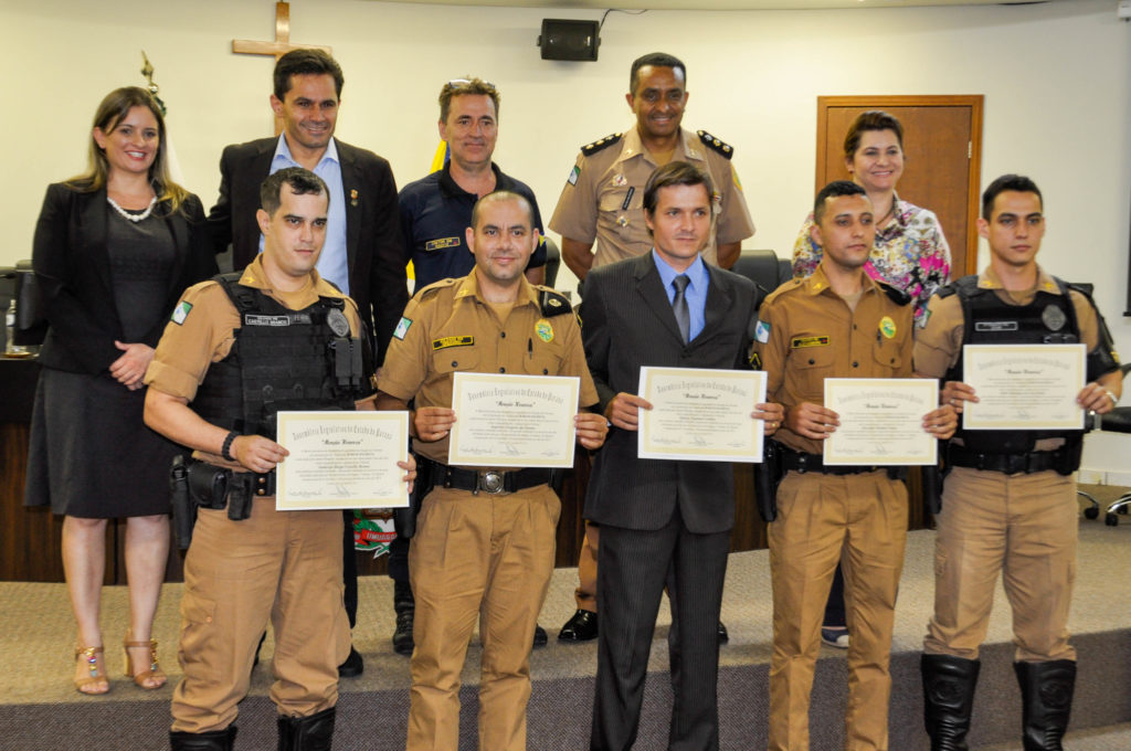 Umuarama | Pacheco entrega homenagens para cinco policias militares que mais efetuaram prisões e apreensões de drogas no Estado Marcio-Pacheco-policia