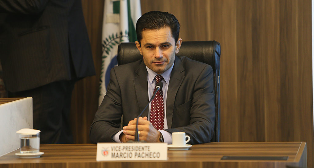 PEC que põe fim à aposentadoria dos governadores é aprovada
