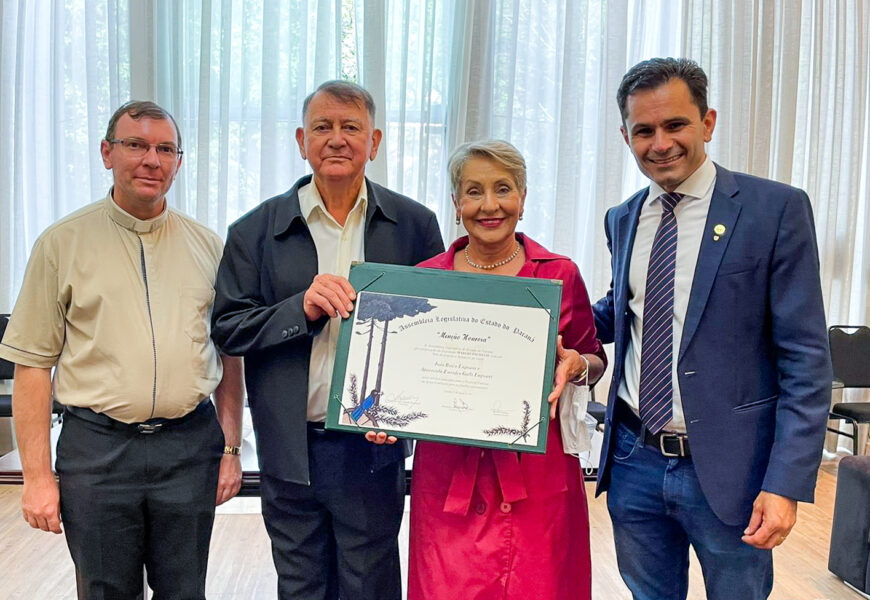 Pacheco homenageia casal Lugnani por 30 anos dedicados à Pastoral Familiar no Paraná