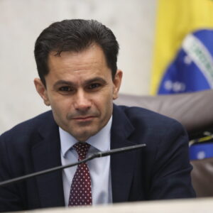 Com assinatura de Pacheco, Milton Neves será Cidadão Honorário do Paraná