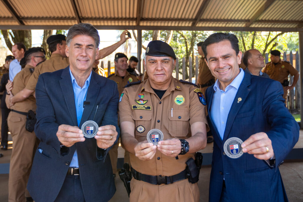 Pacheco e Paranhos são homenageados no 6ºBPM pelo empenho na conquista da EsFAEP para Cascavel