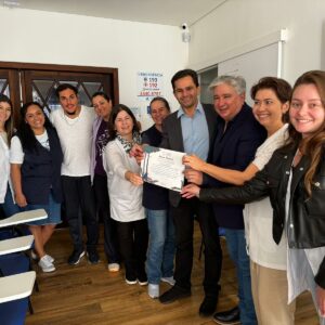 Deputado Marcio Pacheco entrega Menção Honrosa para a Escola de Educação Especial Nilza Tartuce que está completando 60 anos de atuação em Curitiba