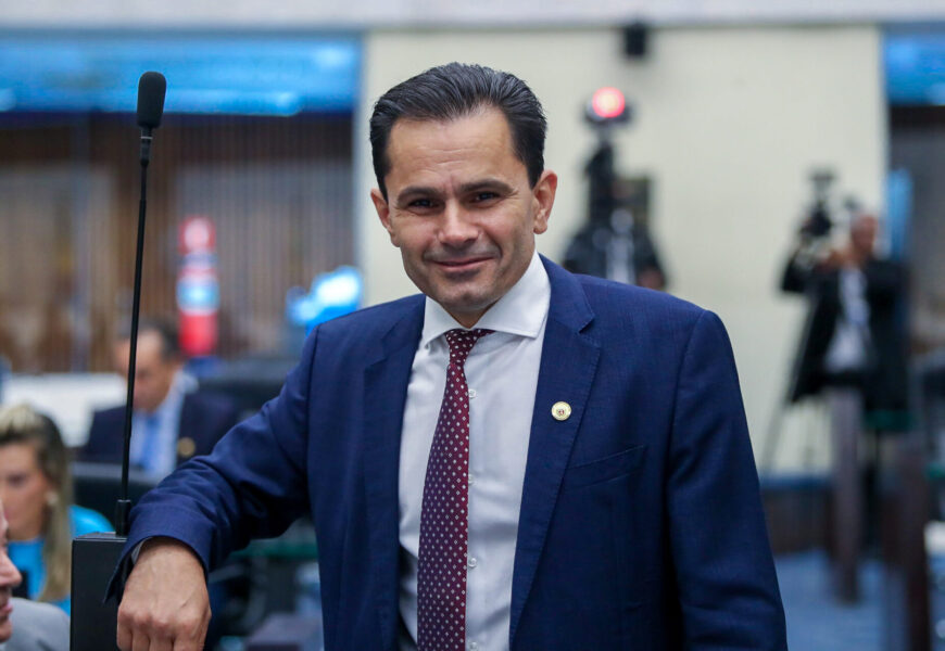 Deputado Marcio Pacheco apoia programa de recompensas para denúncias no Paraná